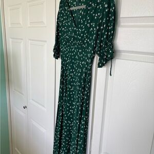 Green and White Mid Sleeve V-Neck Sundress